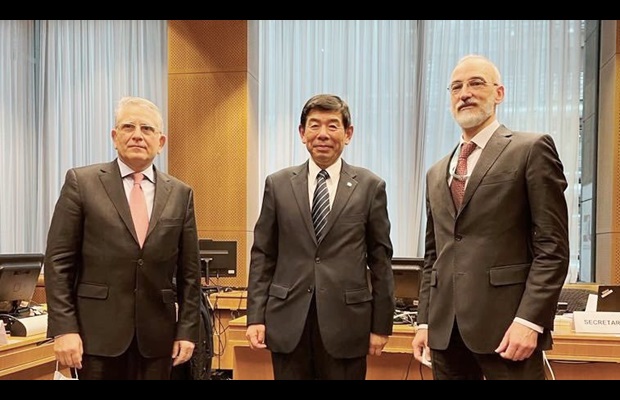 From l. to r.: Mr. Gerassimos Thomas, Director General of DG TAXUD, Dr. Kunio Mikuriya, WCO Secretary General, and Mr. Thomas Charvet, French Customs Attaché