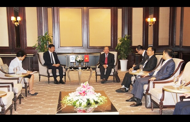 Dr. Mikuriya was welcome by Mr. Do Hoang Anh Tuan, Vice-Minister of Vietnam’s Ministry of Finance and by Mr. Nguyen Van Can, Director General of Vietnam Customs, Host and Chair of the 13th ASEM Customs DGs Meeting